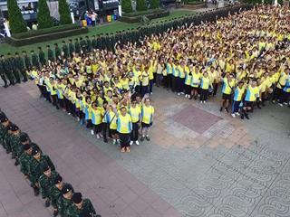 คณะผู้บริหาร,ม.พะเยา,ร่วมปั่นจักรยาน,ในกิจกรรมปั่นจักรยานเฉลิมพระเกียรติ,,"อุ่นไอรัก,คลายความหนาว,สายน้ำแห่งรัตนโกสินทร์",วันอาทิตย์ที่,9,ธ.ค.,2561