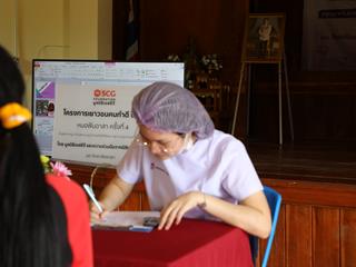 นิสิตทันตแพทย์ให้บริการตรวจสุขภาพช่องปากแก่ชุมชนในอำเภอภูซางจังหวัดพะเยา