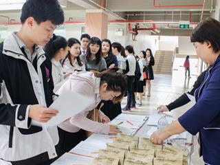 คณะศิลปศาสตร์,จัดโครงการปัจฉิมนิเทศนิสิตศิลปศาสตร์,ชั้นปีที่,4,ณ,ห้อง,CE11206,อาคารเรียนรวมหลังใหม่,มหาวิทยาลัยพะเยา