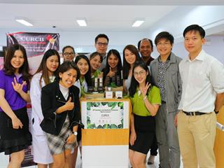 งานนิทรรศการแสดงผลงานของนิสิตวิทยาศาสตร์เครื่องสำอาง,ชั้นปีที่,3