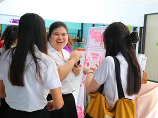 งานนิทรรศการแสดงผลงานของนิสิตวิทยาศาสตร์เครื่องสำอาง,ชั้นปีที่,3