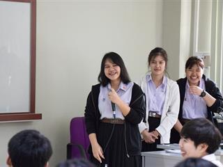 สาขาวิชาภาษาจีน,คณะศิลปศาสตร์,มหาวิทยาลัยพะเยา,จัดกิจกรรม,นำเสนอผลงานนิสิตชั้นปีที่,3,ในรายวิชาระเบียบวิธีวิจัย,รหัสวิชา,142398