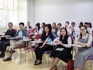 สาขาวิชาภาษาจีน,คณะศิลปศาสตร์,มหาวิทยาลัยพะเยา,จัดกิจกรรม,นำเสนอผลงานนิสิตชั้นปีที่,3,ในรายวิชาระเบียบวิธีวิจัย,รหัสวิชา,142398