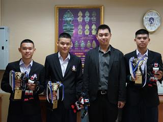 ทีมแข่งขันหุ่นยนต์ชนะเลิศระดับนานาชาติ,โรงเรียนสาธิตฯ,เข้าพบอธิการบดี,มหาวิทยาลัยพะเยา