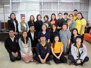 คณะศิลปศาสตร์,มอบของขวัญเนื่องในวาระดิถีต้อนรับปีพุทธศักราชใหม่,๒๕๖๒,แก่,คณะ,วิทยาลัย,หน่วยงานภายในและหน่วยงานภายนอก,มหาวิทยาลัยพะเยา