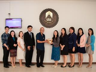 คณะศิลปศาสตร์,มอบของขวัญเนื่องในวาระดิถีต้อนรับปีพุทธศักราชใหม่,๒๕๖๒,แก่,คณะ,วิทยาลัย,หน่วยงานภายในและหน่วยงานภายนอก,มหาวิทยาลัยพะเยา