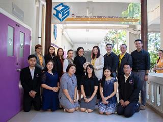 คณะศิลปศาสตร์,มอบของขวัญเนื่องในวาระดิถีต้อนรับปีพุทธศักราชใหม่,๒๕๖๒,แก่,คณะ,วิทยาลัย,หน่วยงานภายในและหน่วยงานภายนอก,มหาวิทยาลัยพะเยา