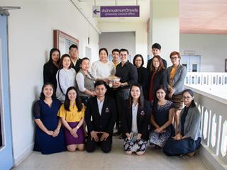 คณะศิลปศาสตร์,มอบของขวัญเนื่องในวาระดิถีต้อนรับปีพุทธศักราชใหม่,๒๕๖๒,แก่,คณะ,วิทยาลัย,หน่วยงานภายในและหน่วยงานภายนอก,มหาวิทยาลัยพะเยา
