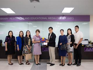 คณะศิลปศาสตร์,มอบของขวัญเนื่องในวาระดิถีต้อนรับปีพุทธศักราชใหม่,๒๕๖๒,แก่,คณะ,วิทยาลัย,หน่วยงานภายในและหน่วยงานภายนอก,มหาวิทยาลัยพะเยา