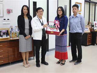 สำนักงานสภามหาวิทยาลัยพะเยา,มอบกระเช้าของขวัญแก่,ผู้อำนวยการศูนย์การแพทย์และโรงพยาบาล,มหาวิทยาลัยพะเยา,ปีใหม่พุทธศักราชใหม่,2562
