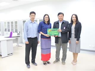 สำนักงานสภามหาวิทยาลัยพะเยา,มอบกระเช้าของขวัญแก่,ผู้อำนวยการศูนย์การแพทย์และโรงพยาบาล,มหาวิทยาลัยพะเยา,ปีใหม่พุทธศักราชใหม่,2562