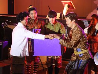 มหาวิทยาลัยพะเยา,จัดงาน,“ปีใหม่สุขสันต์,สานสัมพันธ์ชาว,มพ.”,เพื่อสร้างความสัมพันธ์อันดีระหว่างผู้บริหารและบุคลากรภายในมหาวิทยาลัยพะเยา