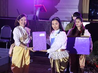 มหาวิทยาลัยพะเยา,จัดงาน,“ปีใหม่สุขสันต์,สานสัมพันธ์ชาว,มพ.”,เพื่อสร้างความสัมพันธ์อันดีระหว่างผู้บริหารและบุคลากรภายในมหาวิทยาลัยพะเยา