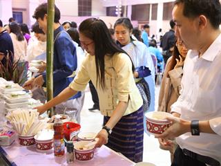 มหาวิทยาลัยพะเยา,จัดงาน,“ปีใหม่สุขสันต์,สานสัมพันธ์ชาว,มพ.”,เพื่อสร้างความสัมพันธ์อันดีระหว่างผู้บริหารและบุคลากรภายในมหาวิทยาลัยพะเยา