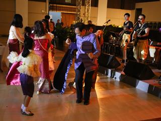 มหาวิทยาลัยพะเยา,จัดงาน,“ปีใหม่สุขสันต์,สานสัมพันธ์ชาว,มพ.”,เพื่อสร้างความสัมพันธ์อันดีระหว่างผู้บริหารและบุคลากรภายในมหาวิทยาลัยพะเยา