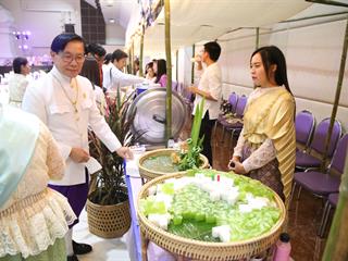 มหาวิทยาลัยพะเยา,จัดงาน,“ปีใหม่สุขสันต์,สานสัมพันธ์ชาว,มพ.”,เพื่อสร้างความสัมพันธ์อันดีระหว่างผู้บริหารและบุคลากรภายในมหาวิทยาลัยพะเยา