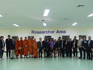 คณาจารย์และนิสิต,วิทยาลัยการจัดการกรุงเทพ,มหาวิทยาลัยพะเยา,เข้าเยี่ยมศูนย์บรรณสารและสื่อการศึกษา