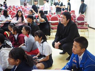 คณะนิติศาสตร์,ได้ให้การต้อนรับและทำกิจกรรมกลุ่มแนะนำคณะแก่นักเรียนในการสอบสัมภาษณ์นักเรียน