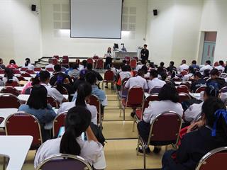 คณะนิติศาสตร์,ได้ให้การต้อนรับและทำกิจกรรมกลุ่มแนะนำคณะแก่นักเรียนในการสอบสัมภาษณ์นักเรียน