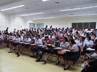 คณะนิติศาสตร์,ได้ให้การต้อนรับและทำกิจกรรมกลุ่มแนะนำคณะแก่นักเรียนในการสอบสัมภาษณ์นักเรียน