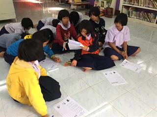 หน่วยบริการวิชาการ,คณะศิลปศาสตร์,มหาวิทยาลัยพะเยา,ดำเนินโครงการ,,“ปันรักห้องสมุดเพื่อการเรียนรู้,ปี,4”,กิจกรรมที่,3,และลงพื้นที่เยี่ยมศูนย์การเรียนตำรวจตระเวนชายแดน,อินทรีอาสา(บ้านห้วยปุ้ม),จ.พะเยา,ตามรอยโครงการในพระราชดำริ,สมเด็จพระเทพรัตนฯ