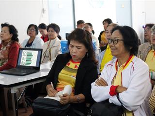 อาจารย์สาขาวิชาจุลชีววิทยาและปรสิตวิทยา,คณะวิทยาศาสตร์การแพทย์,,ได้รับเชิญเป็นวิทยากรอบรมเชิงปฏิบัติการให้ความรู้แก่ผู้สูงอายุ,