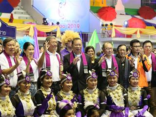 ม.พะเยา,เป็นเจ้าภาพสถานที่จัดการแข่งขันกีฬาโยธาธิการและผังเมืองจังหวัดพะเยา,ครั้งที่,6,"รำแพนก้องโลกเกมส์"