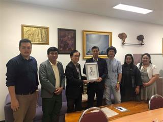 คณะสถาปัตยกรรมศาสตร์และศิลปกรรมศาสตร์,มอบของขวัญและสวัสดีปีใหม่ผู้บริหารมหาวิทยาลัยพะเยา