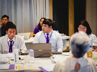 นิสิตคณะเกษตรศาสตร์ฯ,มหาวิทยาลัยพะเยา,นำเสนอผลการดำเนินงานที่ได้รับทุนนวัตกรรมเพื่อสังคมแก่กรรมการผู้ทรงคุณวุฒิฯ,ในโครงการกล้าใหม่ใฝ่รู้,ปีที่,12