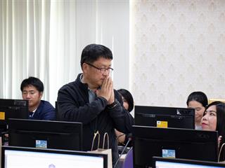 คณะศิลปศาสตร์,มหาวิทยาลัยพะเยา,จัดประชุมเพื่อรับฟังข้อเสนอแนะ,การขับเคลื่อน,,การยกระดับคุณภาพการศึกษาจังหวัดพะเยา,ด้านการพัฒนาทักษะภาษาอังกฤษเพื่อการสื่อสาร