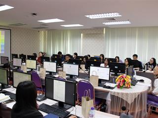 คณะศิลปศาสตร์,มหาวิทยาลัยพะเยา,จัดประชุมเพื่อรับฟังข้อเสนอแนะ,การขับเคลื่อน,,การยกระดับคุณภาพการศึกษาจังหวัดพะเยา,ด้านการพัฒนาทักษะภาษาอังกฤษเพื่อการสื่อสาร