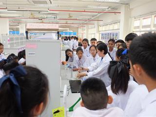 คณะวิทยาศาสตร์,มหาวิทยาลัยพะเยา,ได้ดำเนินกิจกรรมบริการวิชาการให้แก่โรงเรียนประชารัฐธรรมคุณ
