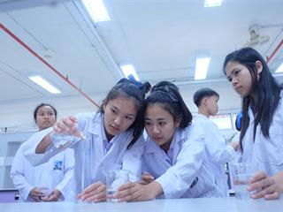 คณะวิทยาศาสตร์,มหาวิทยาลัยพะเยา,ได้ดำเนินกิจกรรมบริการวิชาการให้แก่โรงเรียนประชารัฐธรรมคุณ