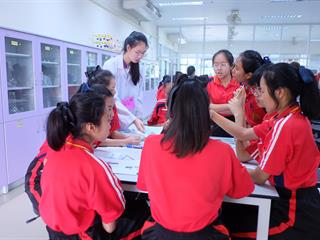 คณะวิทยาศาสตร์,มหาวิทยาลัยพะเยา,ได้ดำเนินกิจกรรมบริการวิชาการให้แก่โรงเรียนประชารัฐธรรมคุณ