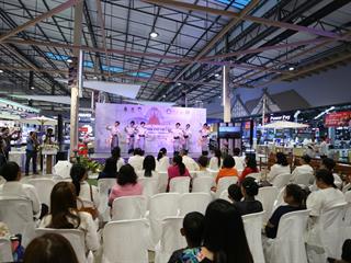 มหาวิทยาลัยพะเยา,ร่วมงานแถลงข่าวเตรียมจัดกิจกรรม,เวียนเทียนทางน้ำกลางกว๊านพะเยา,หนึ่งเดียวในโลก,ครั้งที่,35,เนื่องใน,"วันมาฆบูชา",ประจำปี,2562,และกิจกรรม,"กว๊านพะเยาสายน้ำแห่งชีวิต,ตานข้าวทิพย์พระเจ้าตนหลวง",เพื่อส่งเสริมวัฒนธรรมประเพณี,วิถีชีวิต,และประชาสัมพันธ์,ด้านการท่องเที่ยวของจังหวัดพะเยา