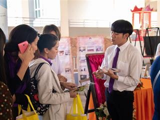 คณะศิลปศาสตร์,จัดบูทนิทรรศการโครงการ,,ผู้บริหารสถานศึกษาและครูแนะแนวเยี่ยมชมมหาวิทยาลัยพะเยา