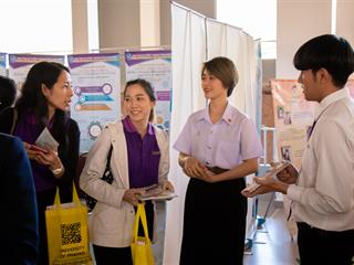 คณะศิลปศาสตร์,จัดบูทนิทรรศการโครงการ,,ผู้บริหารสถานศึกษาและครูแนะแนวเยี่ยมชมมหาวิทยาลัยพะเยา