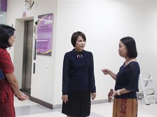 อธิการบดีมหาวิทยาลัยพะเยา,เยี่ยมชมศูนย์บรรณสารและสื่อการศึกษา