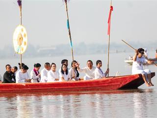 มหาวิทยาลัยพะเยา,ร่วมกับเทศบาลเมืองพะเยา,และจังหวัดพะเยา,จัดโครงการ"กว๊านพะเยาสายน้ำแห่งชีวิต,ตานข้าวทิพย์พระเจ้าตนหลวง",เพื่อส่งเสริมวัฒนธรรมประเพณี,วิถีชีวิต,และประชาสัมพันธ์,ด้านการท่องเที่ยวของจังหวัดพะเยา