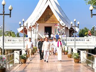 มหาวิทยาลัยพะเยา,ร่วมกับเทศบาลเมืองพะเยา,และจังหวัดพะเยา,จัดโครงการ"กว๊านพะเยาสายน้ำแห่งชีวิต,ตานข้าวทิพย์พระเจ้าตนหลวง",เพื่อส่งเสริมวัฒนธรรมประเพณี,วิถีชีวิต,และประชาสัมพันธ์,ด้านการท่องเที่ยวของจังหวัดพะเยา