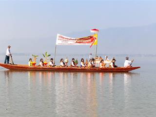 มหาวิทยาลัยพะเยา,ร่วมกับเทศบาลเมืองพะเยา,และจังหวัดพะเยา,จัดโครงการ"กว๊านพะเยาสายน้ำแห่งชีวิต,ตานข้าวทิพย์พระเจ้าตนหลวง",เพื่อส่งเสริมวัฒนธรรมประเพณี,วิถีชีวิต,และประชาสัมพันธ์,ด้านการท่องเที่ยวของจังหวัดพะเยา