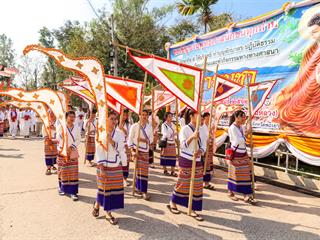 มหาวิทยาลัยพะเยา,ร่วมกับเทศบาลเมืองพะเยา,และจังหวัดพะเยา,จัดโครงการ"กว๊านพะเยาสายน้ำแห่งชีวิต,ตานข้าวทิพย์พระเจ้าตนหลวง",เพื่อส่งเสริมวัฒนธรรมประเพณี,วิถีชีวิต,และประชาสัมพันธ์,ด้านการท่องเที่ยวของจังหวัดพะเยา