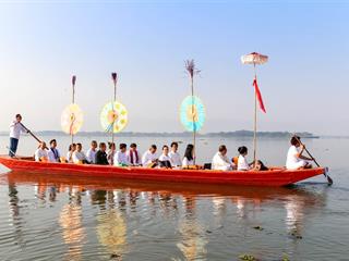 มหาวิทยาลัยพะเยา,ร่วมกับเทศบาลเมืองพะเยา,และจังหวัดพะเยา,จัดโครงการ"กว๊านพะเยาสายน้ำแห่งชีวิต,ตานข้าวทิพย์พระเจ้าตนหลวง",เพื่อส่งเสริมวัฒนธรรมประเพณี,วิถีชีวิต,และประชาสัมพันธ์,ด้านการท่องเที่ยวของจังหวัดพะเยา