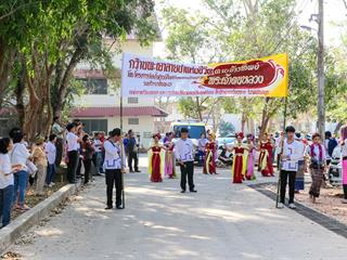 มหาวิทยาลัยพะเยา,ร่วมกับเทศบาลเมืองพะเยา,และจังหวัดพะเยา,จัดโครงการ"กว๊านพะเยาสายน้ำแห่งชีวิต,ตานข้าวทิพย์พระเจ้าตนหลวง",เพื่อส่งเสริมวัฒนธรรมประเพณี,วิถีชีวิต,และประชาสัมพันธ์,ด้านการท่องเที่ยวของจังหวัดพะเยา