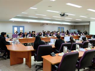 มพ.ได้จัดการประชุมเพื่อชี้แจงกรอบงานวิจัยของ,สวก.,ประจำปีงบประมาณ,2563,และ,พิธี,MOU,ระหว่าง,สวก.กับ,มพ.
