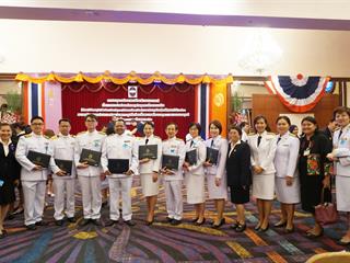 ศูนย์บรรณสารและสื่อการศึกษา,มหาวิทยาลัยพะเยา,เข้ารับประทานเกียรติบัตรห้องสมุดสีเขียว,และเข้าร่วมการประชุมทางวิชาการระดับชาติและนานาชาติ,เรื่อง,“บทบาทใหม่ของห้องสมุดในยุคการศึกษาแบบเปิด”,และการประชุมใหญ่สามัญประจำปี,2561,ของสมาคมห้องสมุดแห่งประเทศไทยในพระราชูปถัมภ์