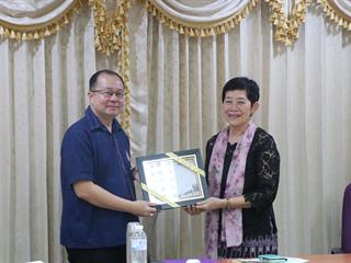 คณะรัฐศาสตร์และสังคมศาสตร์,มหาวิทยาลัยพะเยา,ดำเนินโครงการวิเคราะห์และจัดทำแผนปฏิบัติการประจำปี,คณะรัฐศาสตร์และสังคมศาสตร์,และโครงการรับฟังผู้มีส่วนได้ส่วนเสีย,ระดับหลักสูตรและระดับคณะ