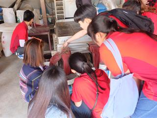 คณะวิทยาศาสตร์,มหาวิทยาลัยพะเยา,ได้นำนิสิตเข้าศึกษาดูงานการผลิตและการตรวจสอบคุณภาพในโรงงานอุตสากรรมและโรงคั่วกาแฟในจังหวัดเชียงราย