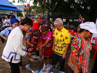 ม.พะเยา,ลงพื้นที่,ร่วมกิจกรรม,“กาดหมั้วฮิมตาง,ฯ”