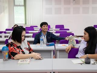 ศูนย์ภาษา,คณะศิลปศาสตร์,ดำเนินโครงการ,“อบรมภาษาอังกฤษ,CHAT,ROOM”